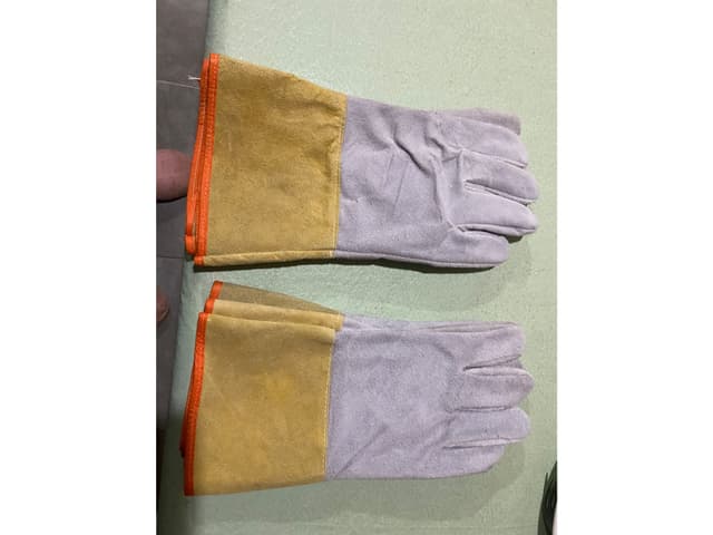GUANTES LARGOS DESCARNE sin uso Consultar!