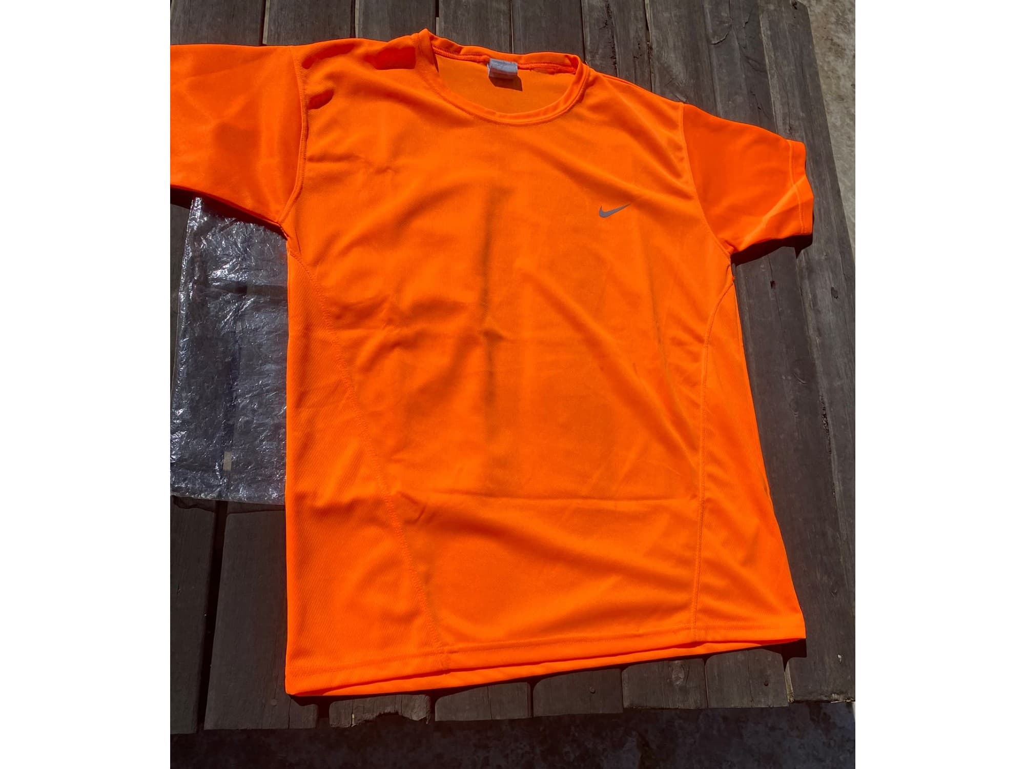REMERA FLUOR NARANJA SIN USO! Consultar