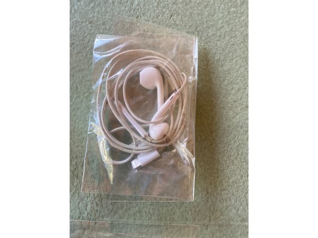 AURICULAR BLANCO USADO IMPECABLE! Consultar