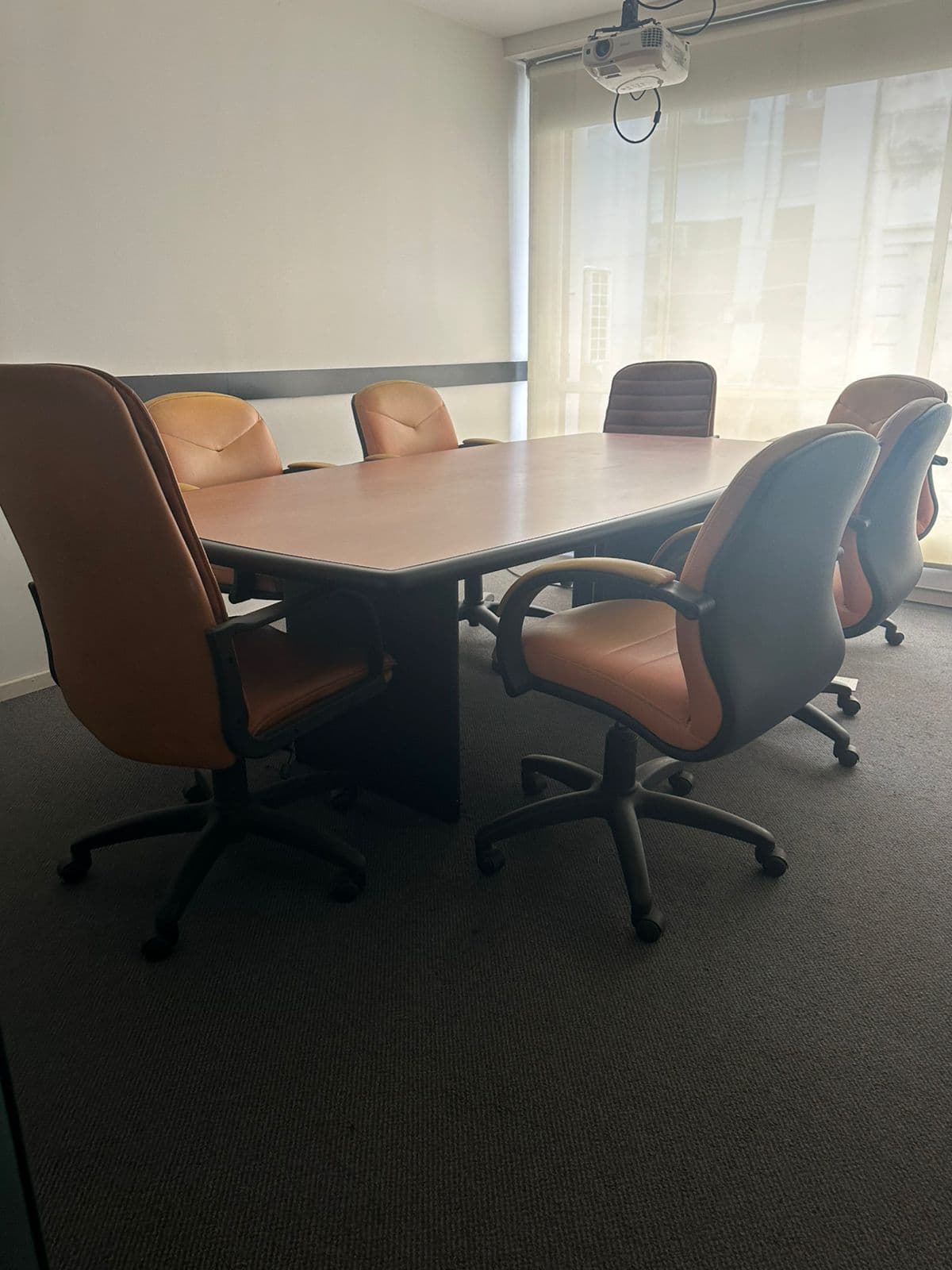 MESA DE REUNION GRANDE