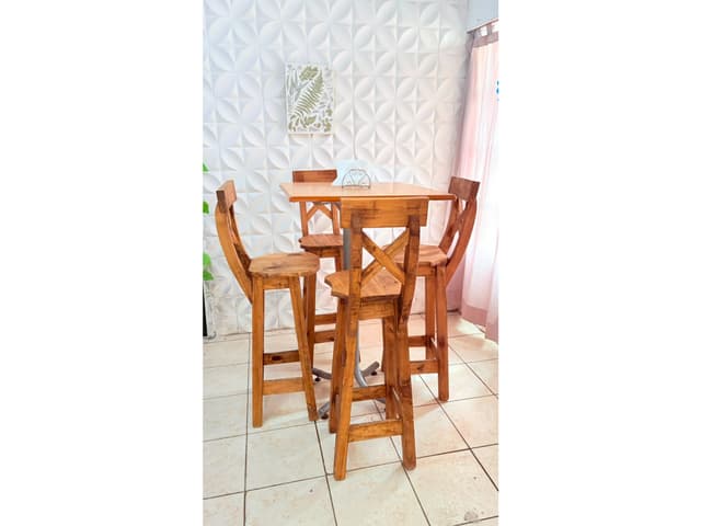 Juego de mesa y banquetas