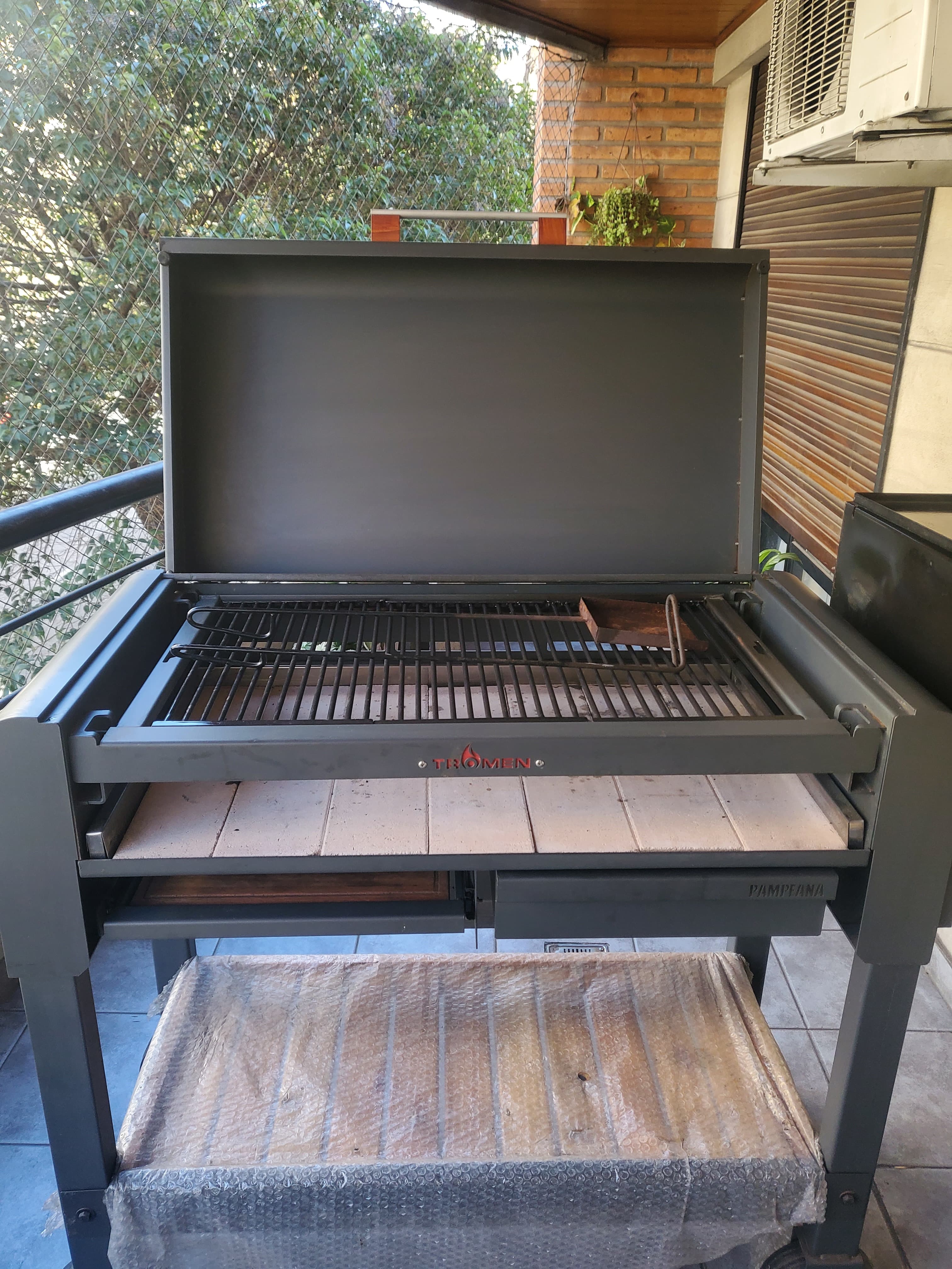 Parrilla Tromen Pampeana