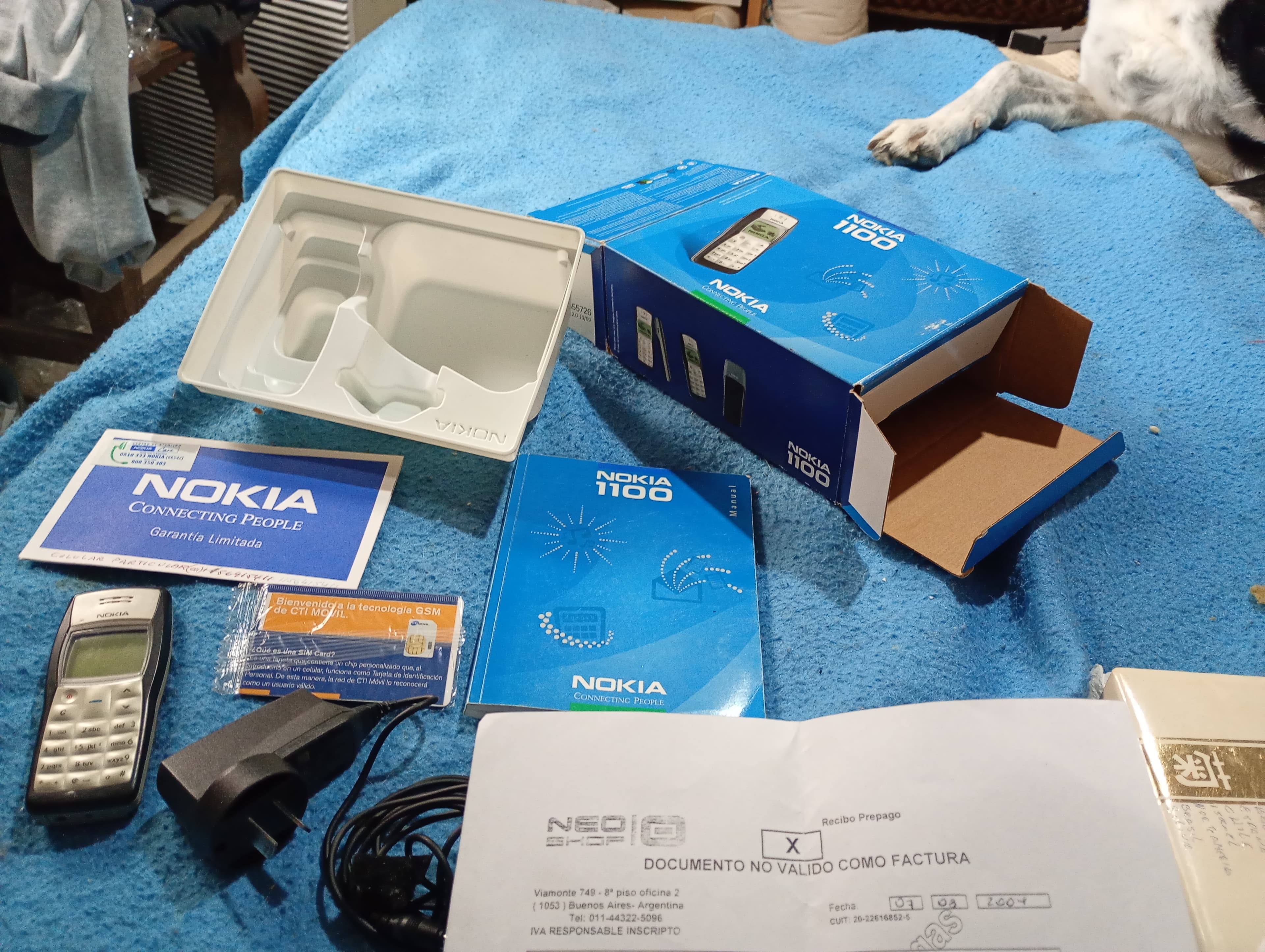 Nokia 1100 en caja