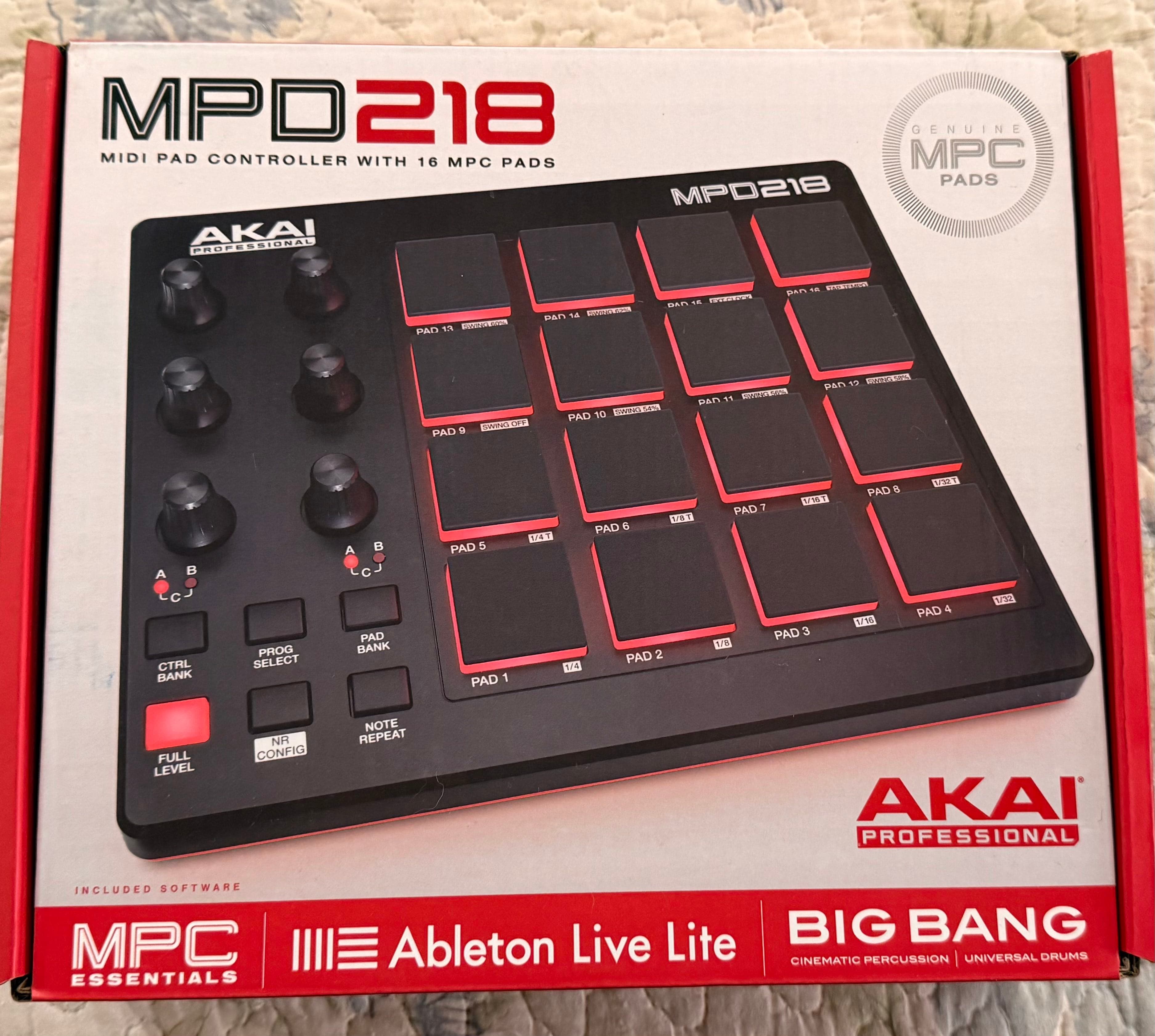 Controlador MIDI AKAI MPD218