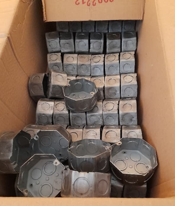 Pack de 50 Cajas para instalacion electrica Octogonales Chicas Metalicas
