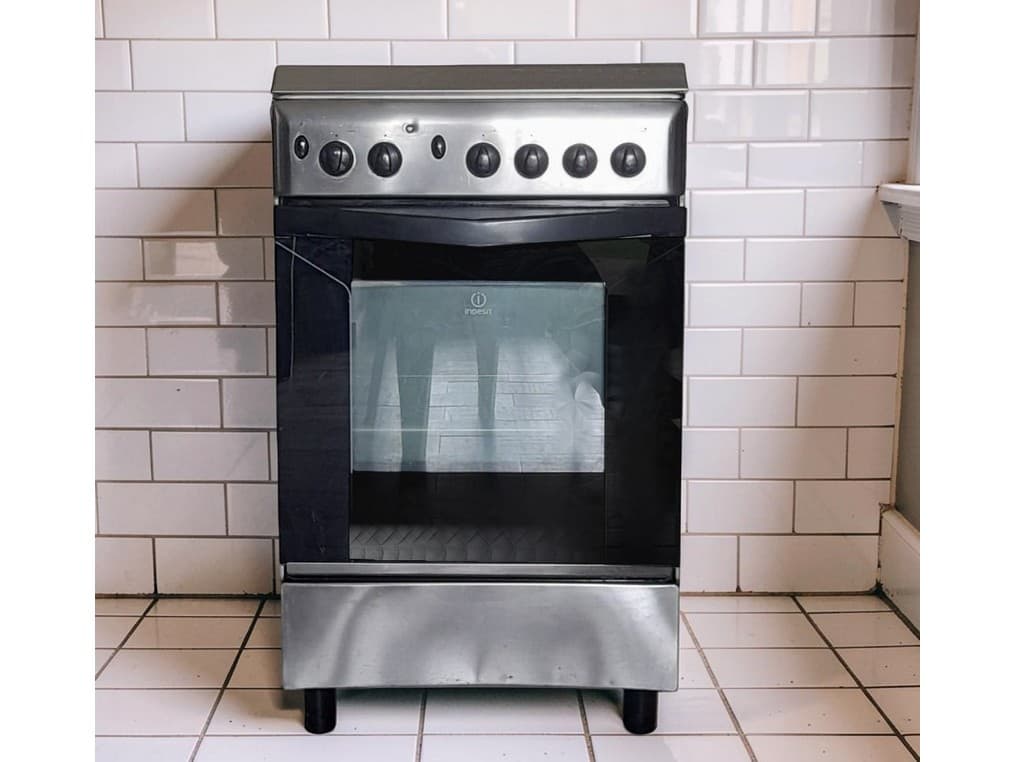 COCINA INDESIT A GAS MODELO KG3 21 S ACERO INOXIDABLE