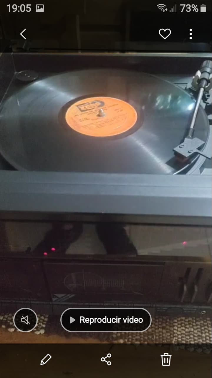 Equipo de música (solo) con tocadiscos