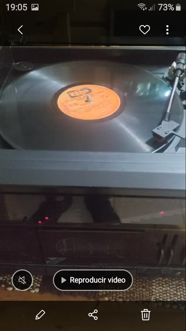 Equipo de música (solo) con tocadiscos