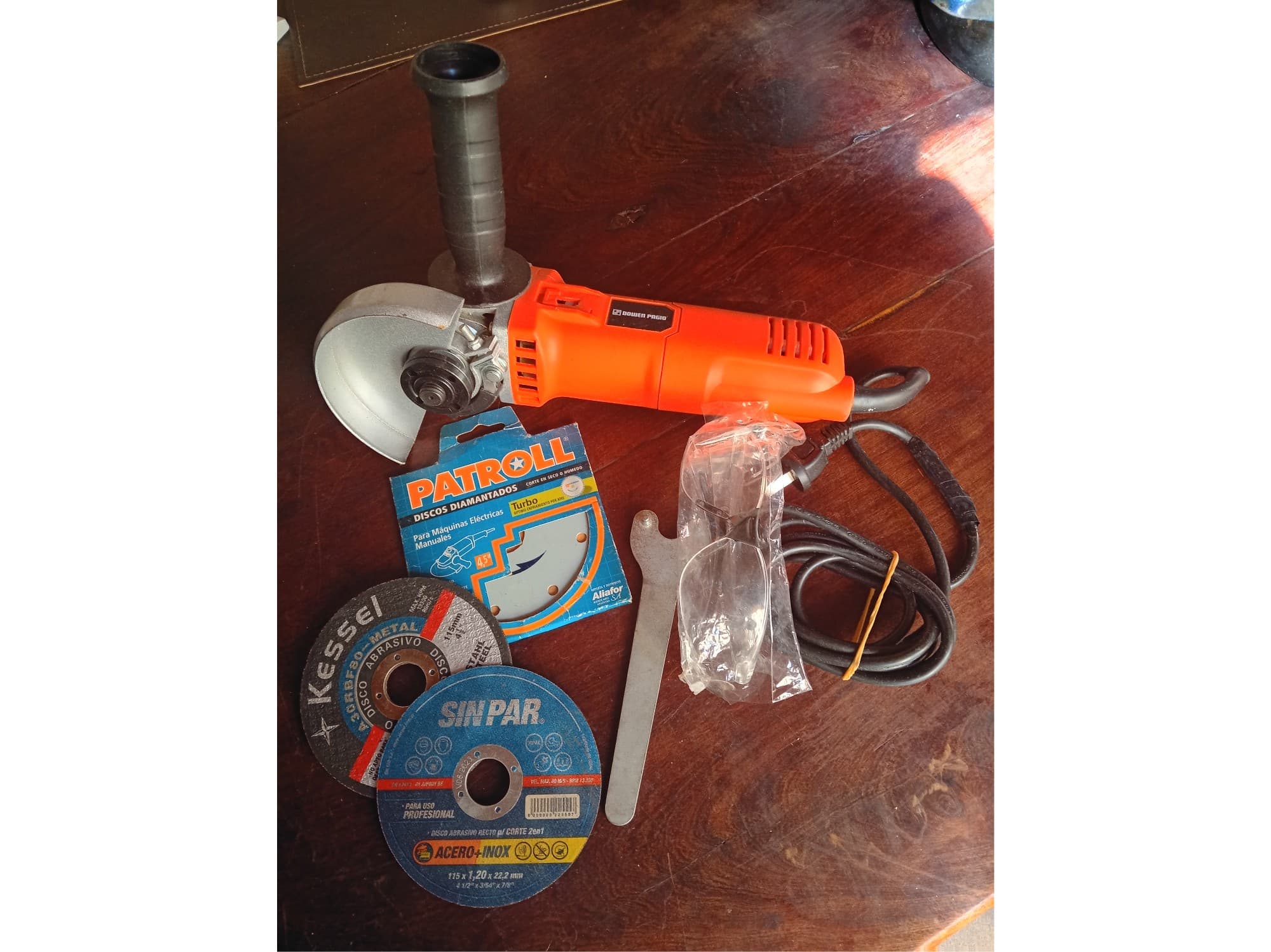 🔧 AMOLADORA DOWEN PAGIO 800W – 115 MM + DISCOS+ACCESORIOS DE SEGURIDAD