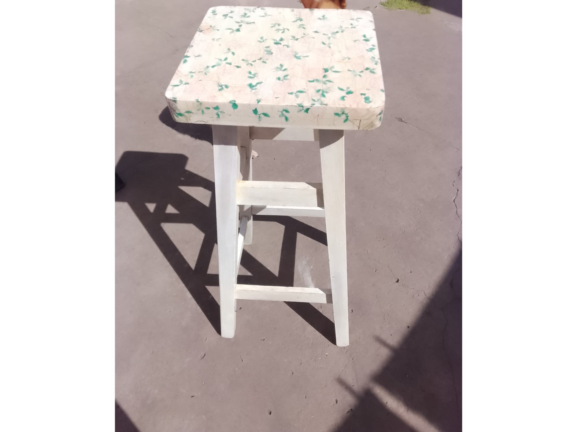 Banqueta Alta de Pino blanca