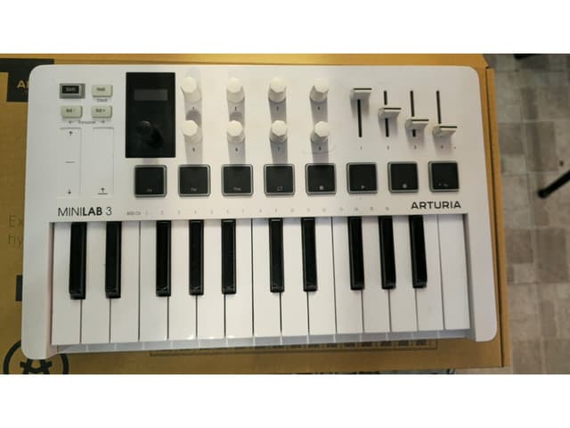 Arturia Minilab 3 Controlador Midi 25 Teclas 8 Pads Y Knobs