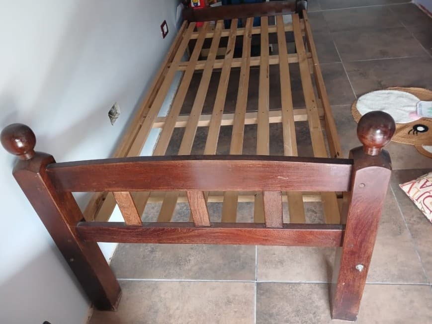 VENDO CAMA DE 1 PLAZA DE ALGARROBO