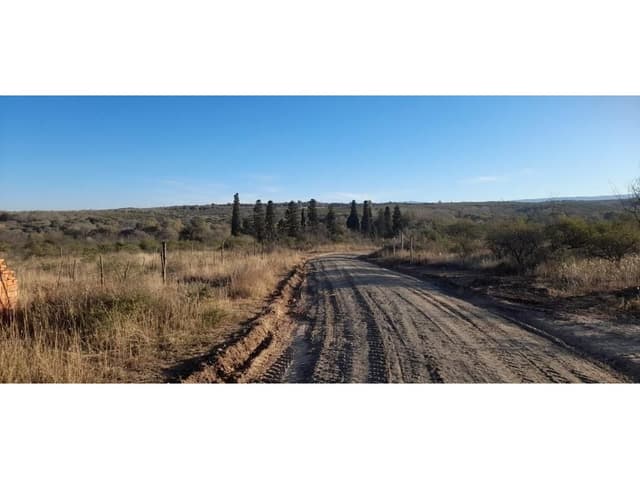 VENDO LOTE EN COSQUIN. TEL. 3513634075