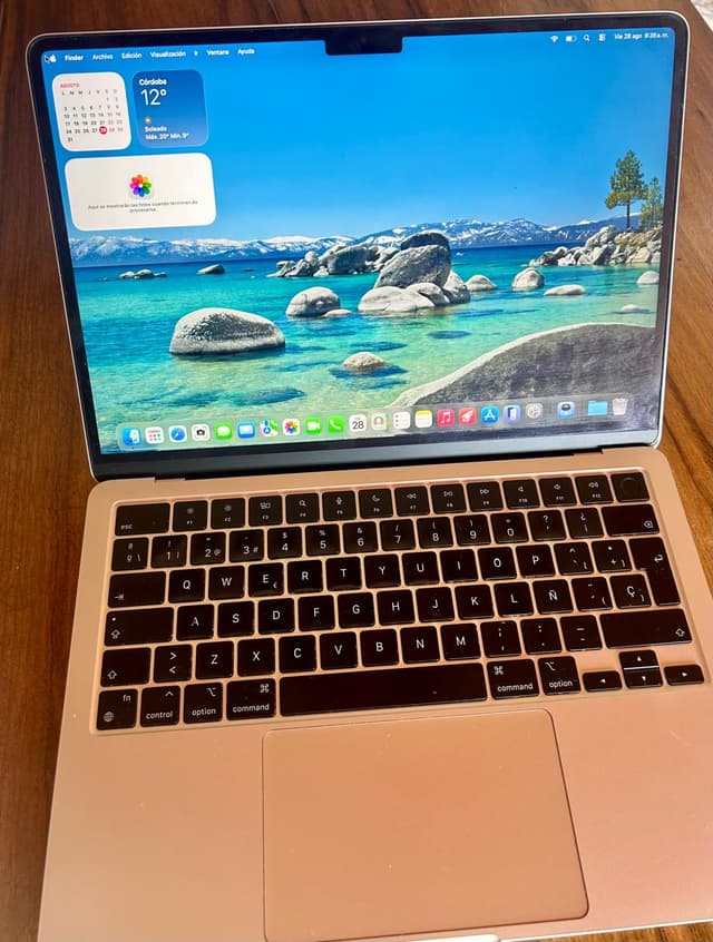 MacBook Air 2022 M2 - Blanco estelar