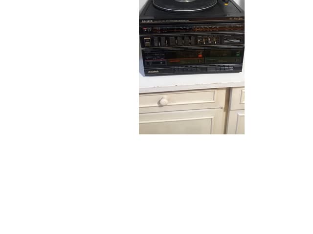 Equipo de música Marca Silver, doble casetera, radio SM FM excelente estado mas 2 parlantes de regalo