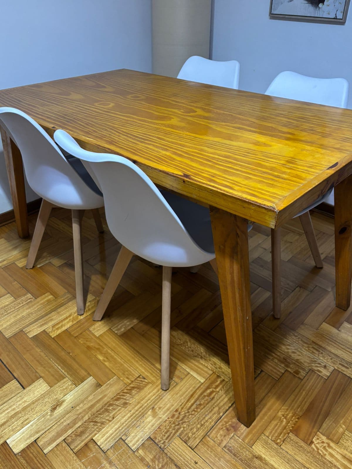 Mesa Comedor + 4 Sillas Tulip