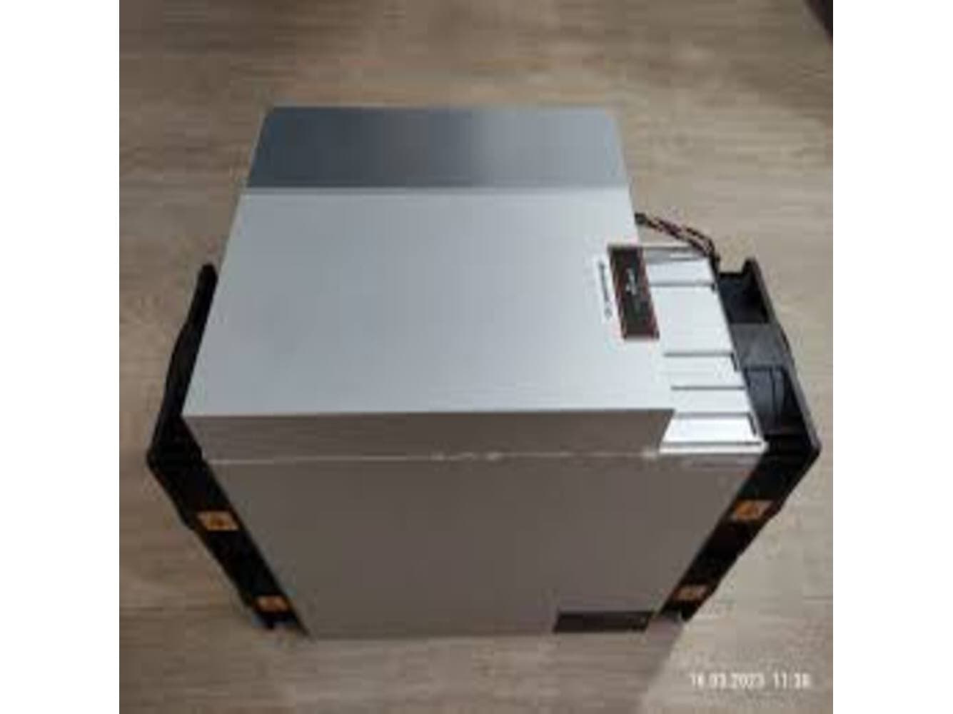 Bitmain Antminer Z15 Pro 840KSol/s at 2560W ASIC ZEC Miner