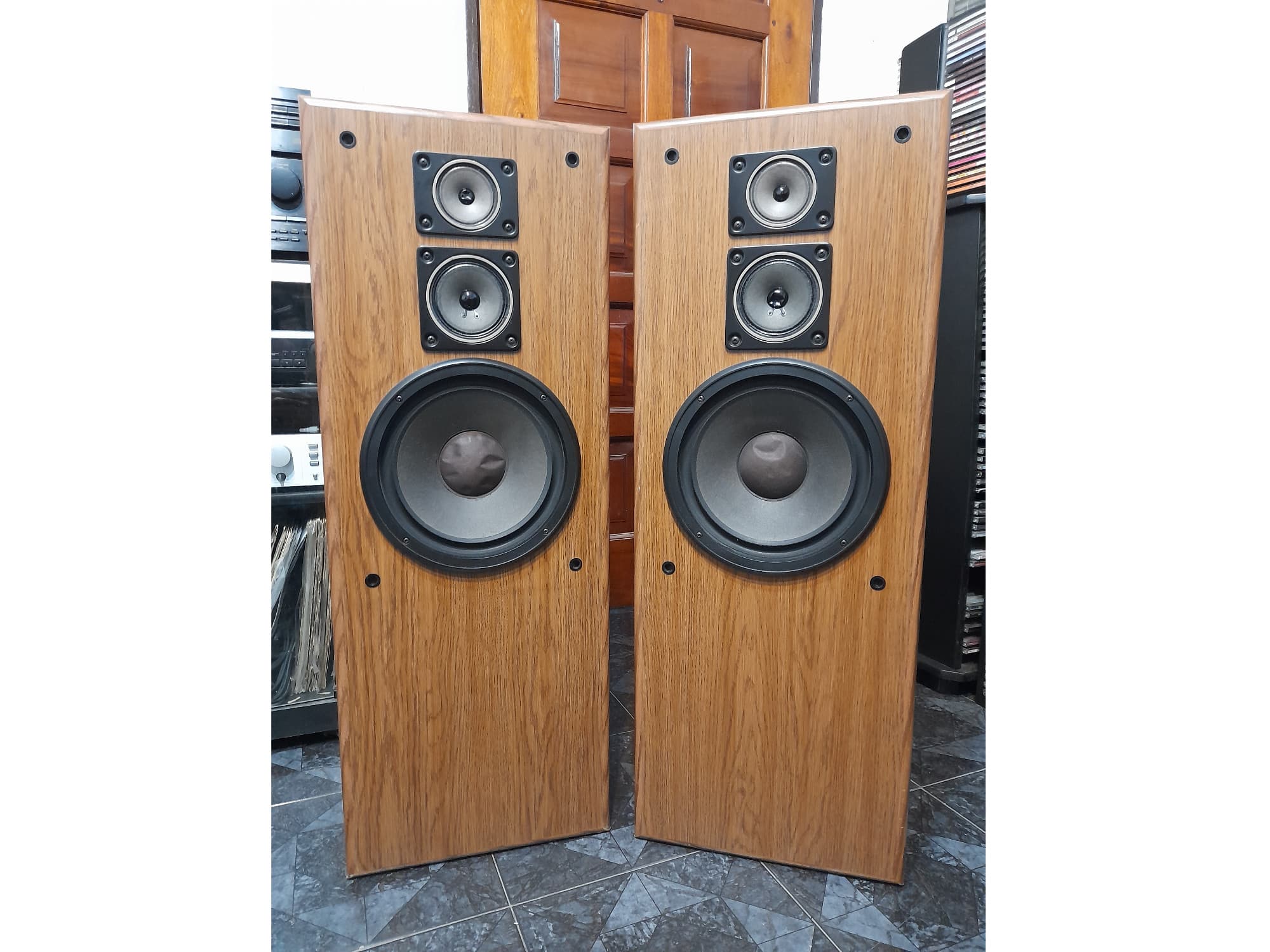 Bafles Sansui S-2100U (3 vías, 100W, 8Ω) Ideal para home audio. HI FI