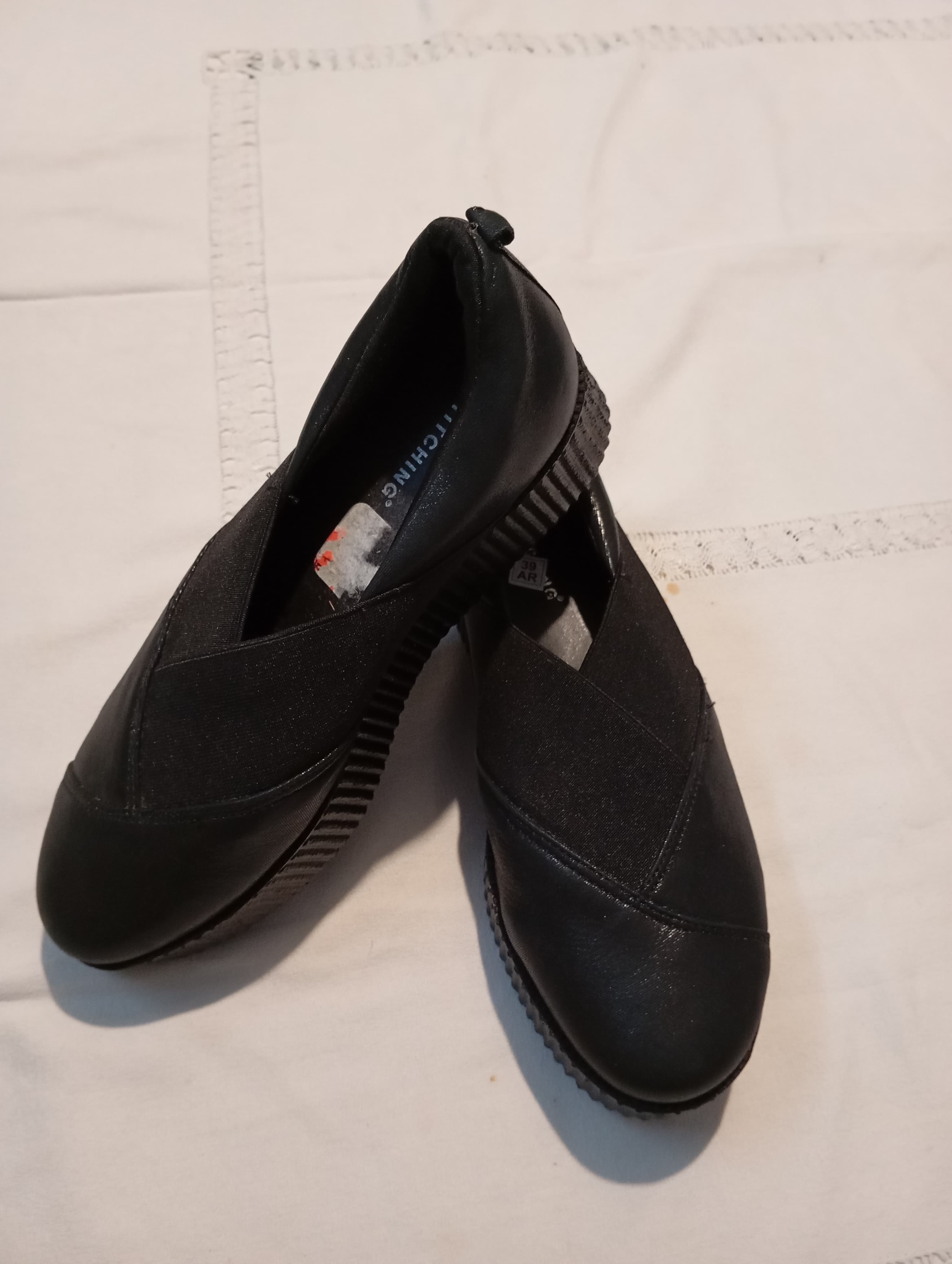 Zapato con plataforma tipo mocasin (Un uso)