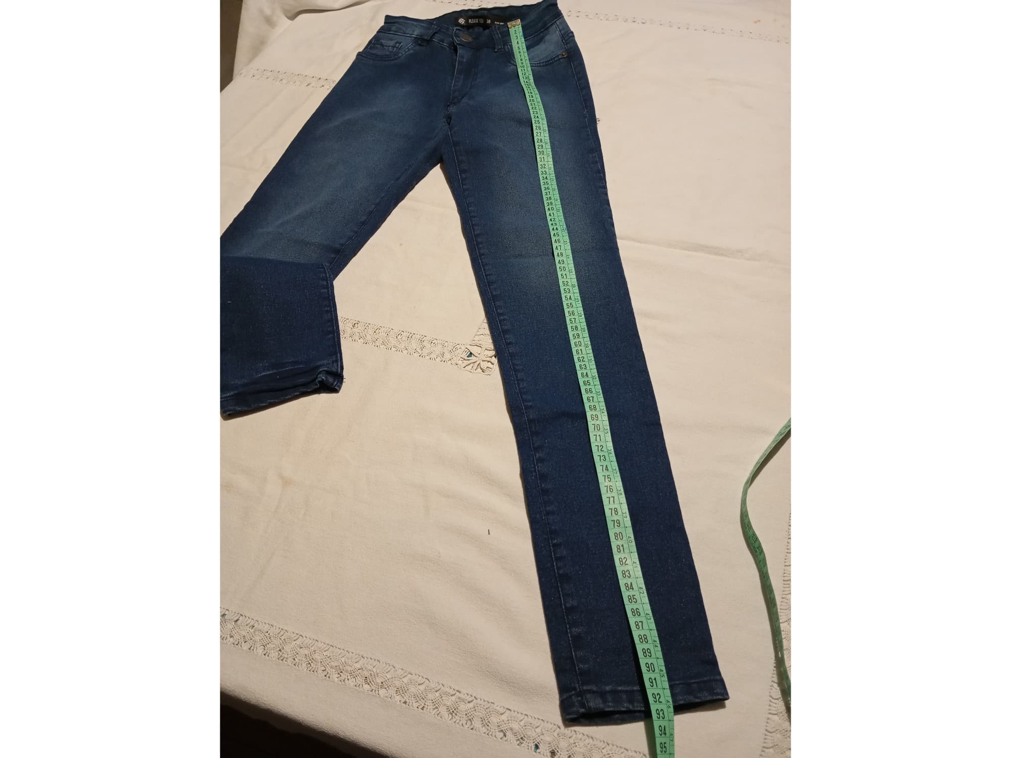 Pantalon, jean semi elastizado. Tiro medio. IMPECABLE
