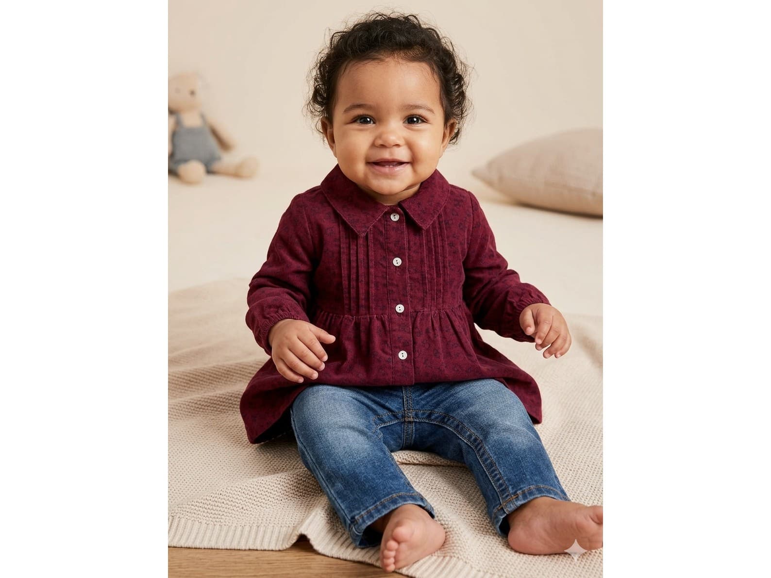 Conjunto jean y camisa beba de 1 año aprox
