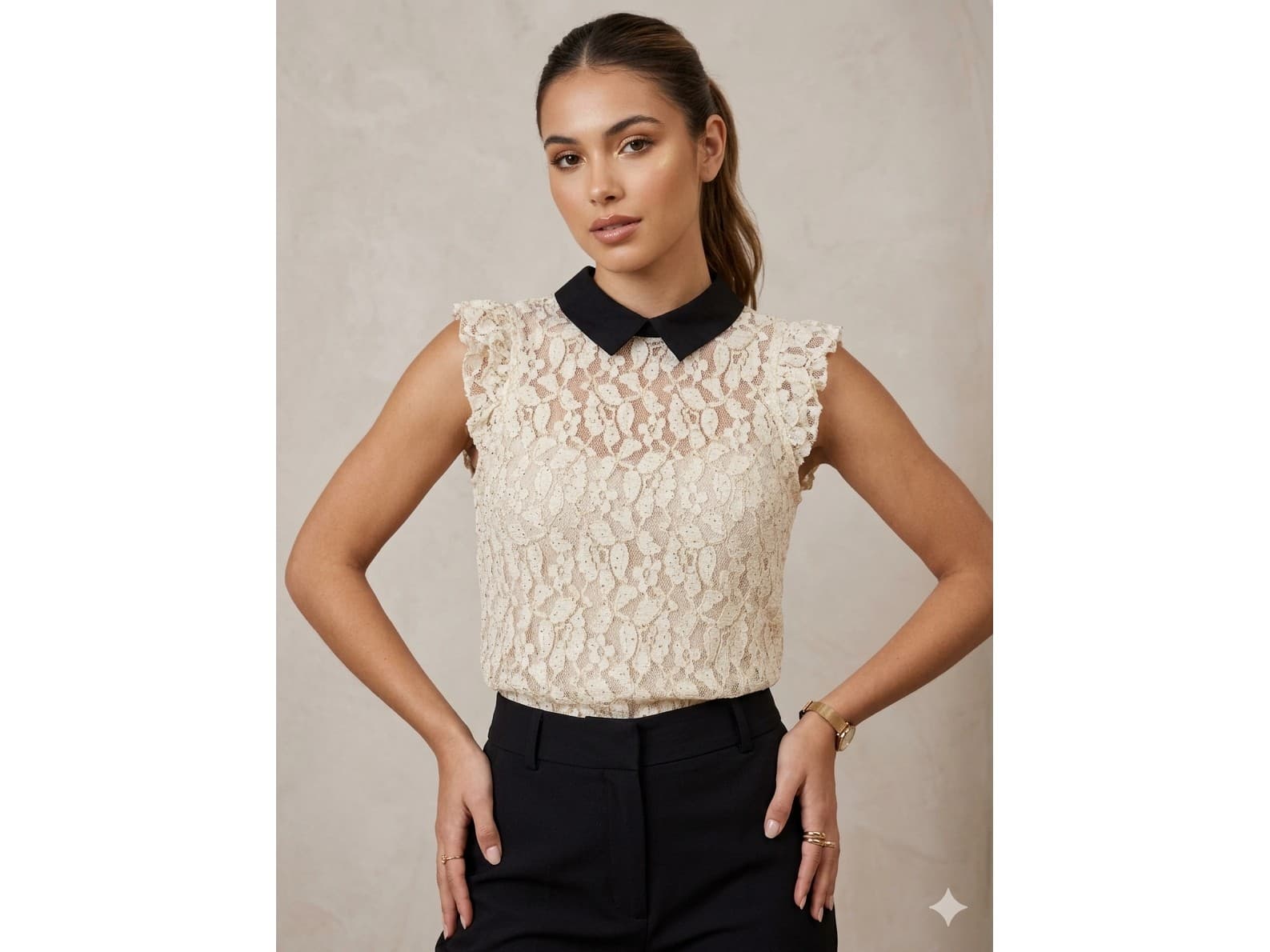 Blusa manga princesa, super delicada con brillos dorados. IMPECABLE