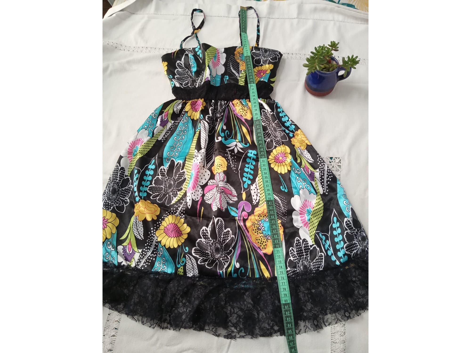 Vestido estampado, combinado con puntilla (Nuevo s/etiq)