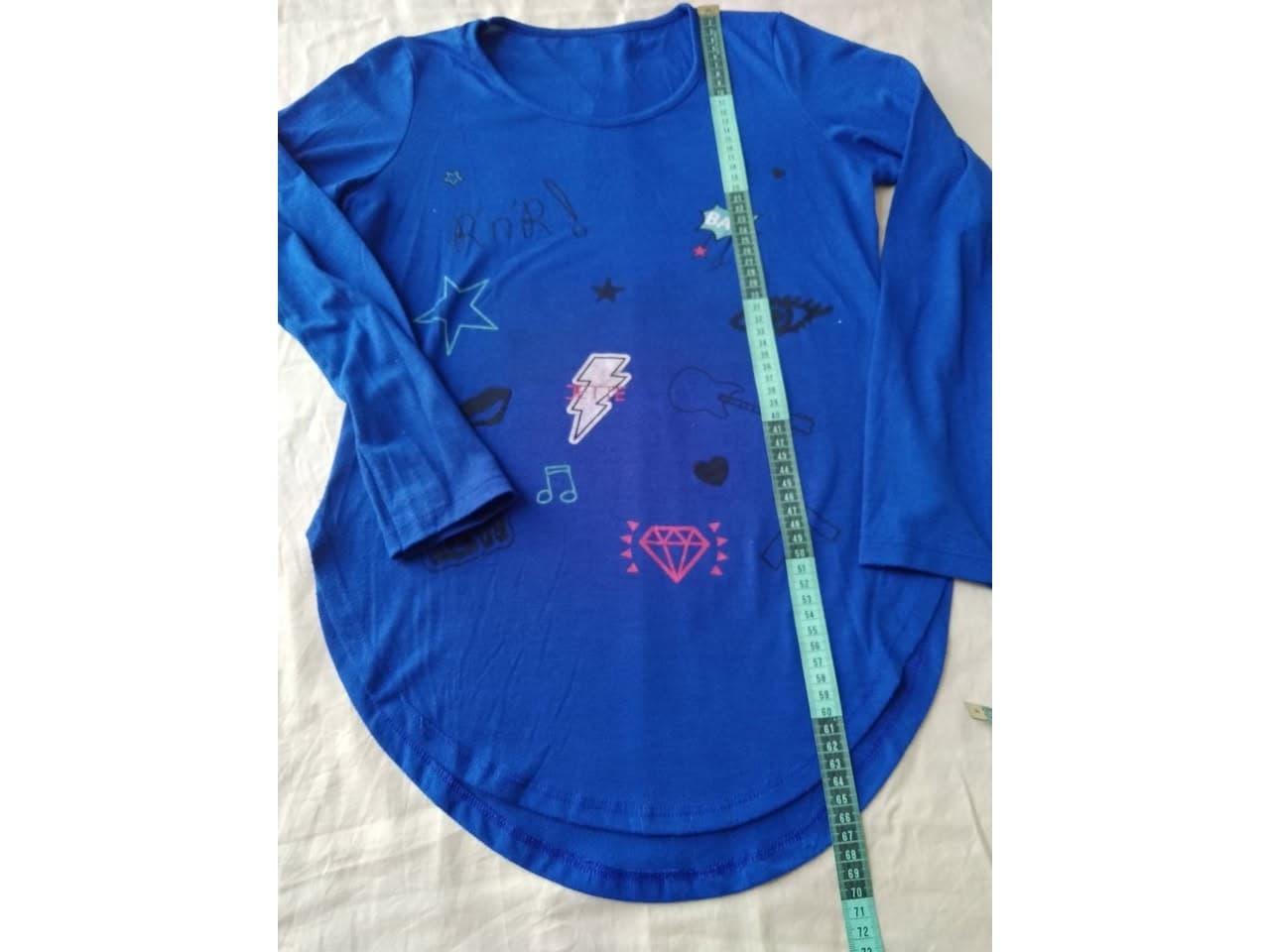 Camiseta, remera manga larga azul