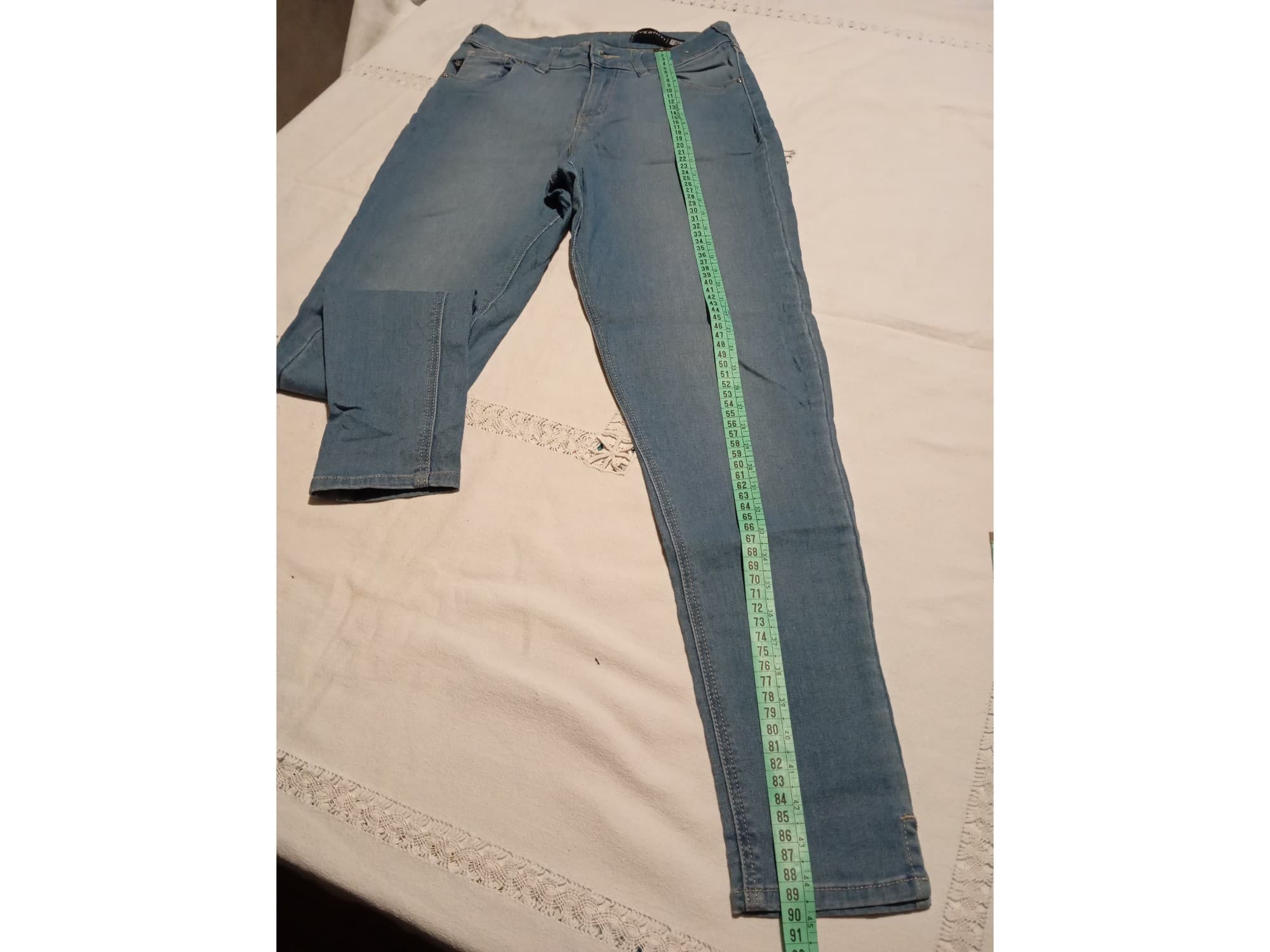 Pantalon, jean elastizado. Tiro alto. IMPECABLE