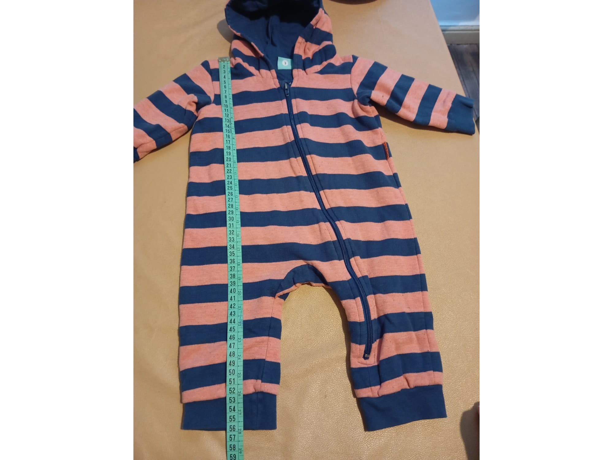 Enterito, body abrigado de bebe, con capucha