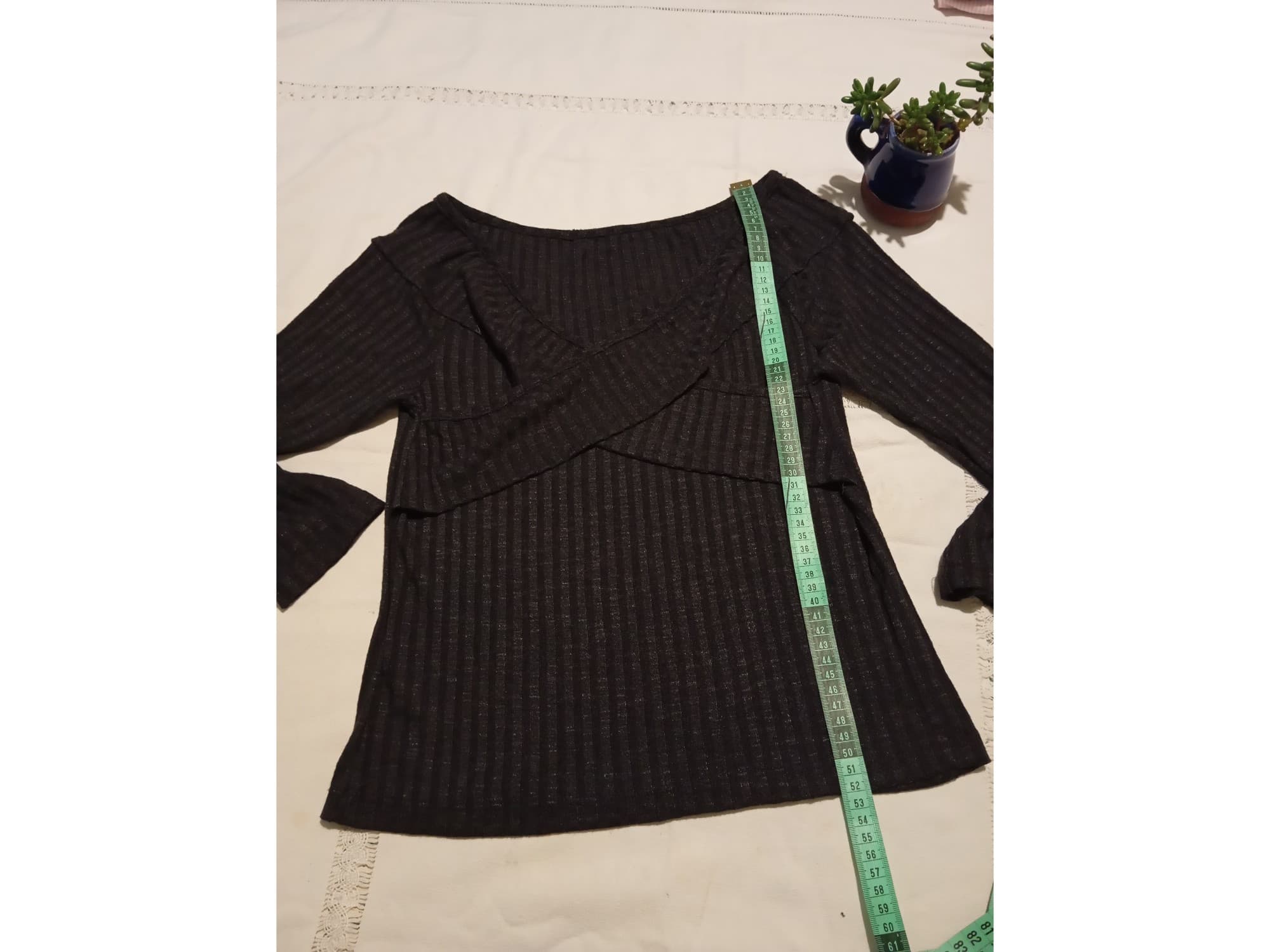 Remera manga ¾, escote cruzado. IMPECABLE