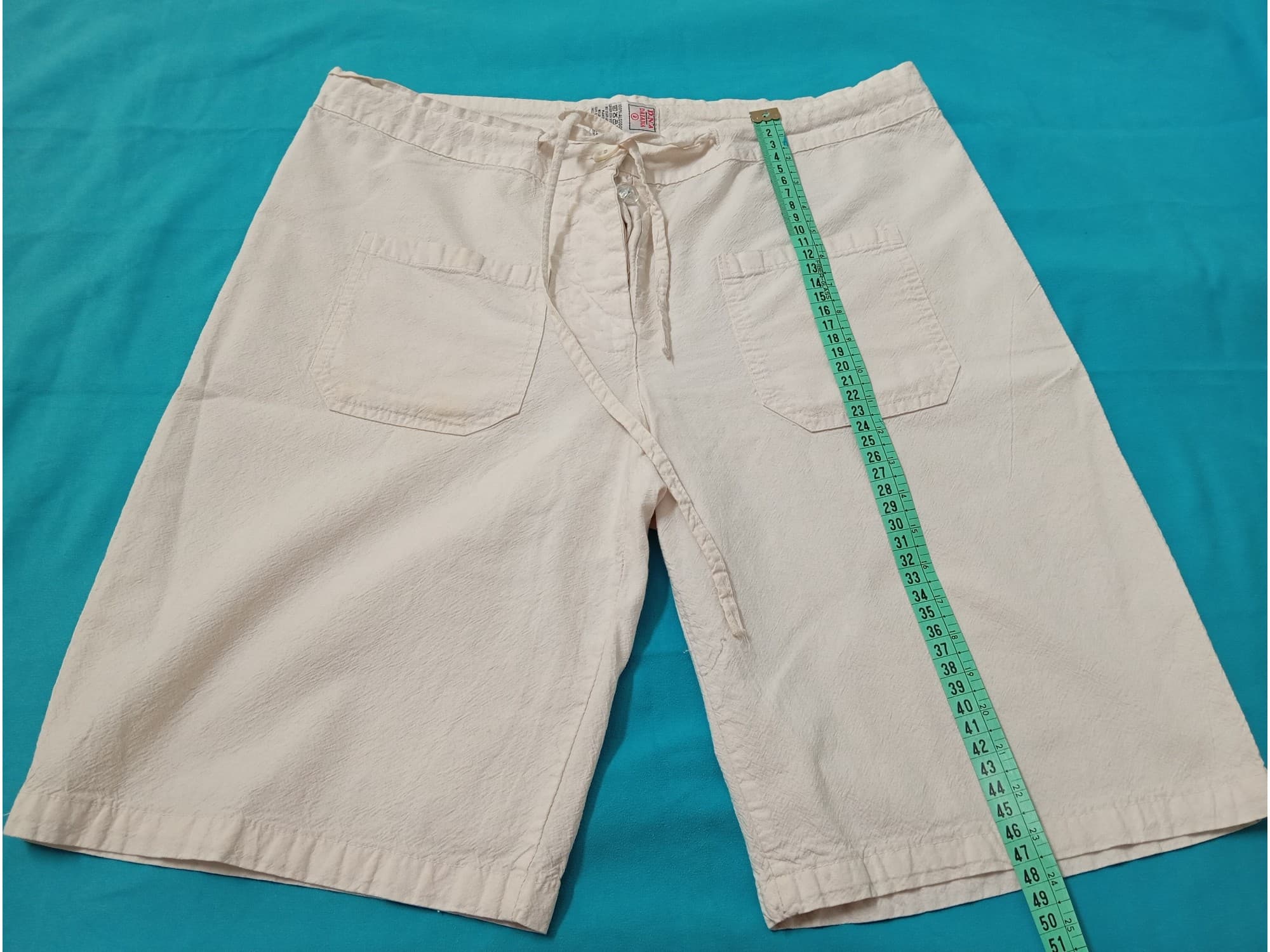 Short, bermuda blanca. IMPECABLE