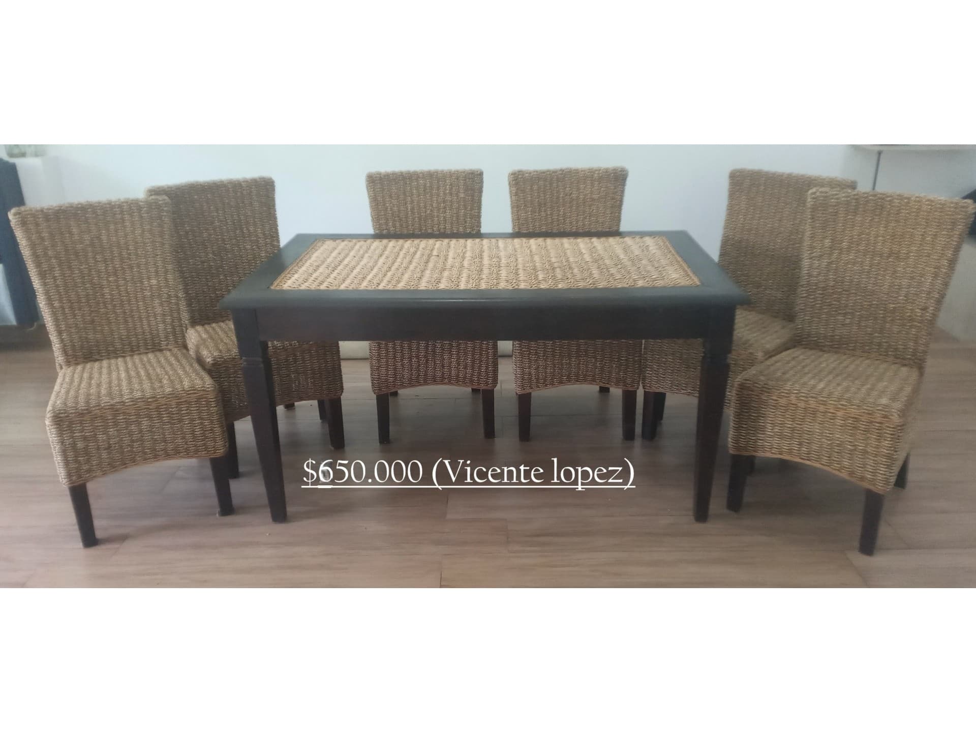 Mesa de madera de wengué y el tejido shigras, las medidas 1,50 x 0,90 y 6 sillas
