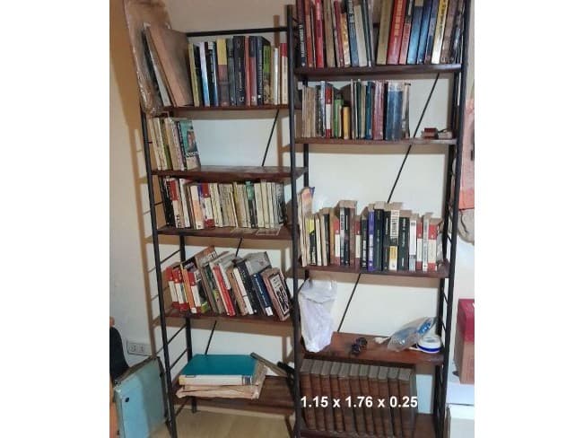 Biblioteca metálica