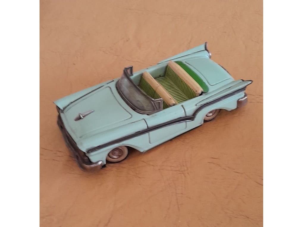 Auto antiguo para coleccionistas