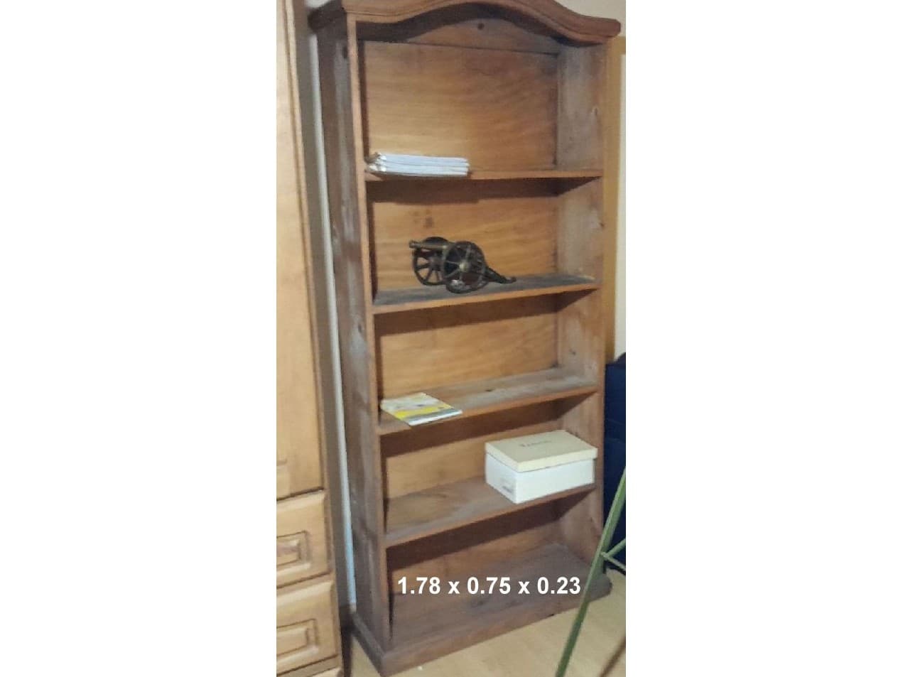 Biblioteca de madera