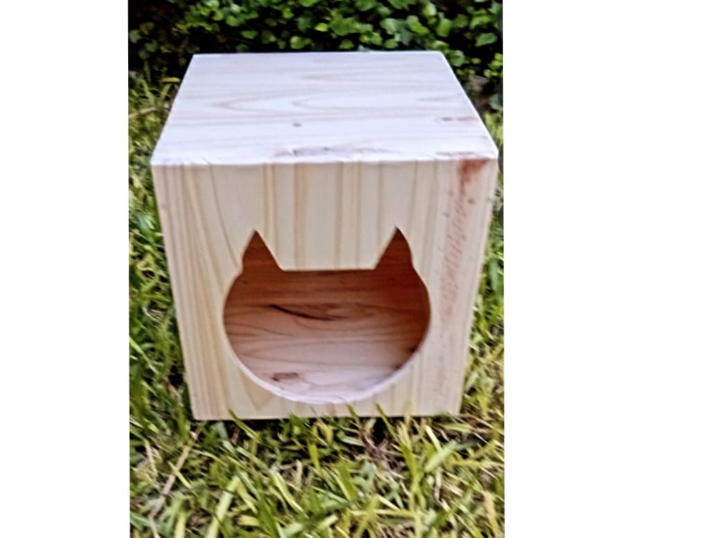 Cucha para gatos de madera
